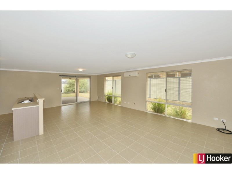 31 Newbridge Street, Meadow Springs WA 6210