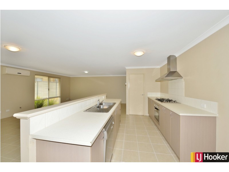 31 Newbridge Street, Meadow Springs WA 6210