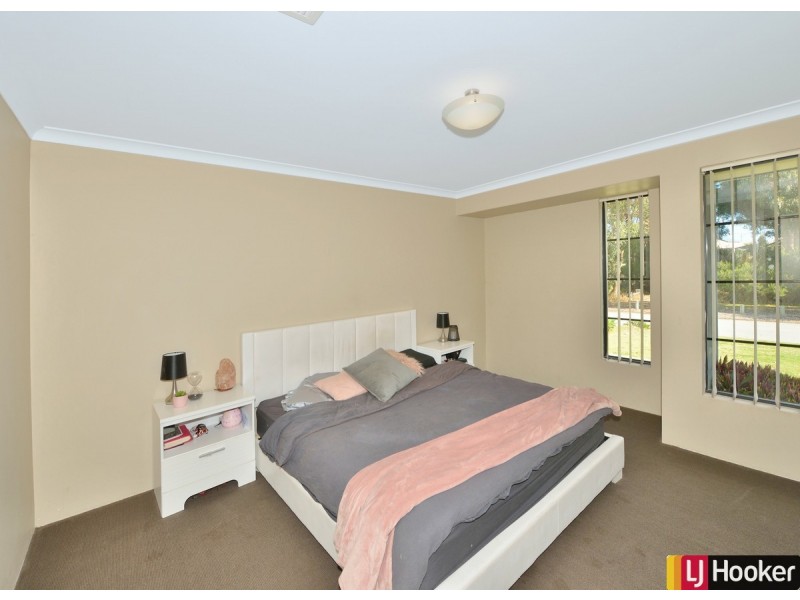 33 Jester Parkway, Meadow Springs WA 6210