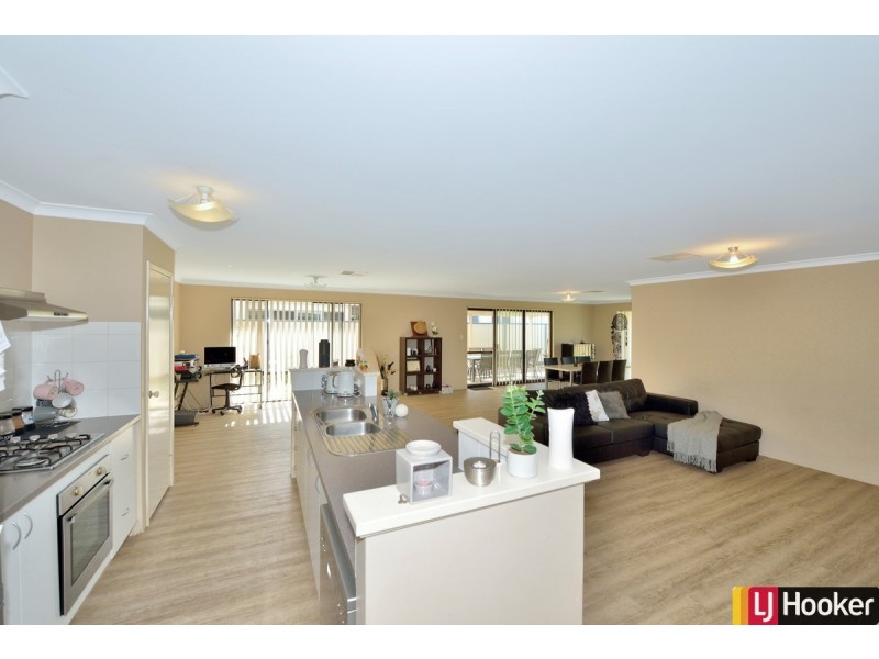 33 Jester Parkway, Meadow Springs WA 6210