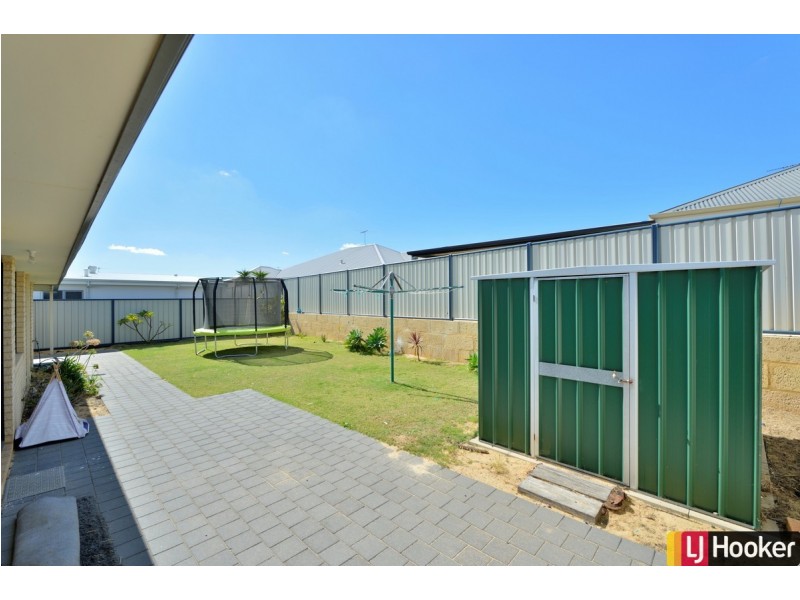 33 Jester Parkway, Meadow Springs WA 6210