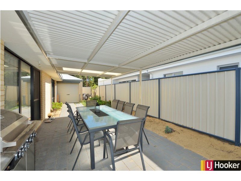 33 Jester Parkway, Meadow Springs WA 6210