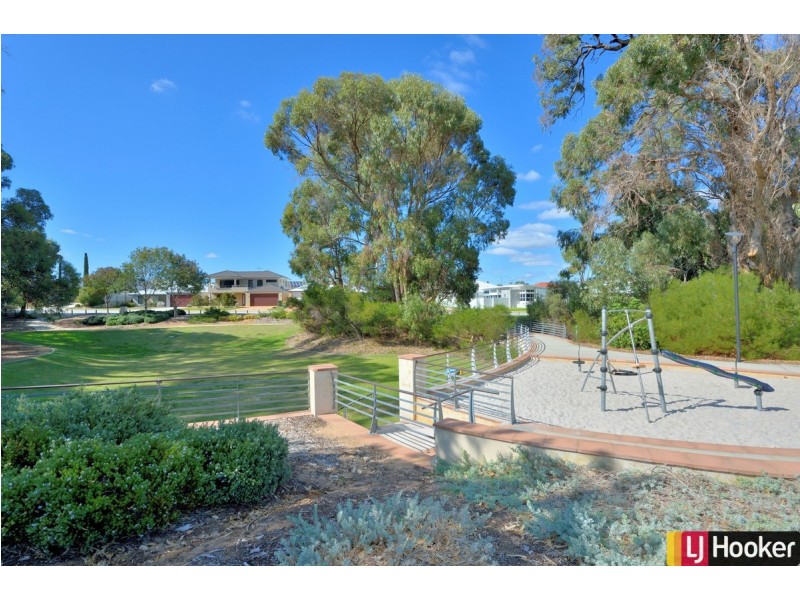 33 Jester Parkway, Meadow Springs WA 6210