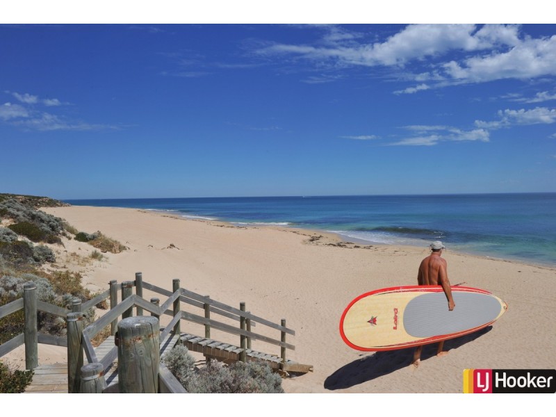 316 Peelwood Parade, Halls Head WA 6210