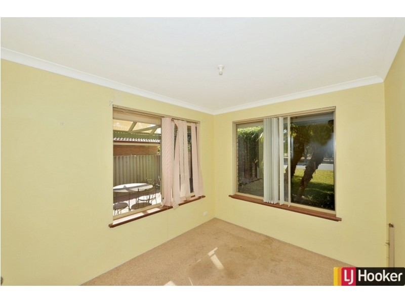 25 Balranald Street, Dudley Park WA 6210