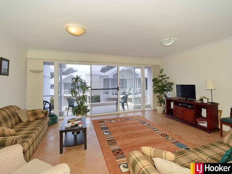 8/1-3 Leslie Street, Dudley Park WA 6210