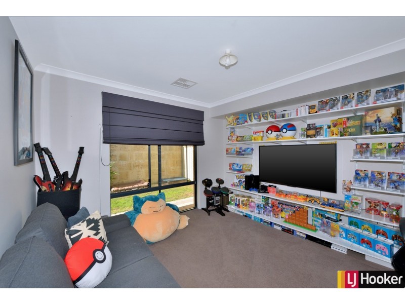 7 Nuchea Vista, Lakelands WA 6180