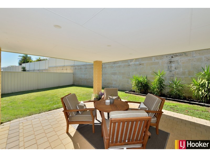 7 Nuchea Vista, Lakelands WA 6180