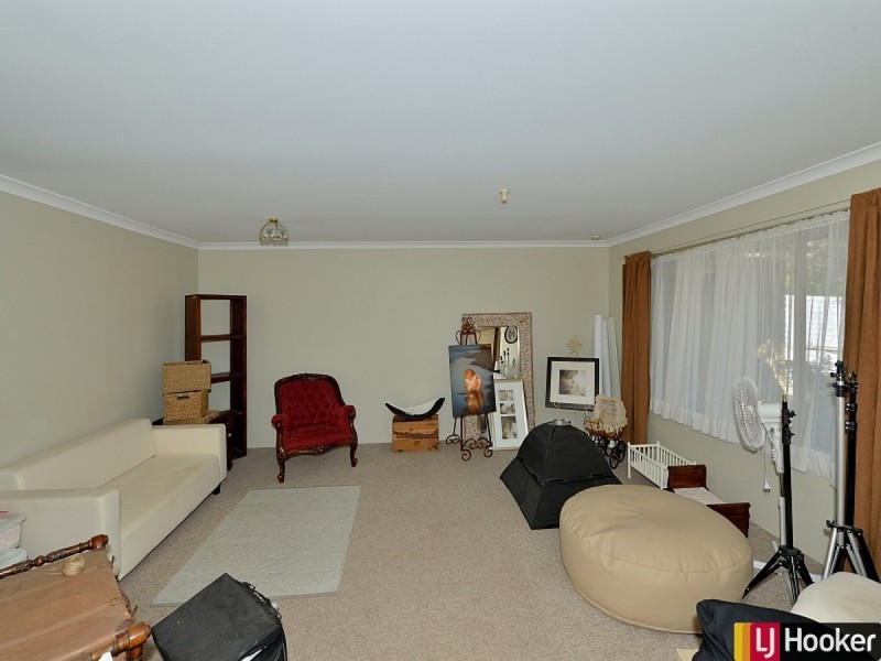 18 Magnolia Rise, Halls Head WA 6210