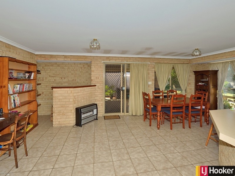 18 Magnolia Rise, Halls Head WA 6210