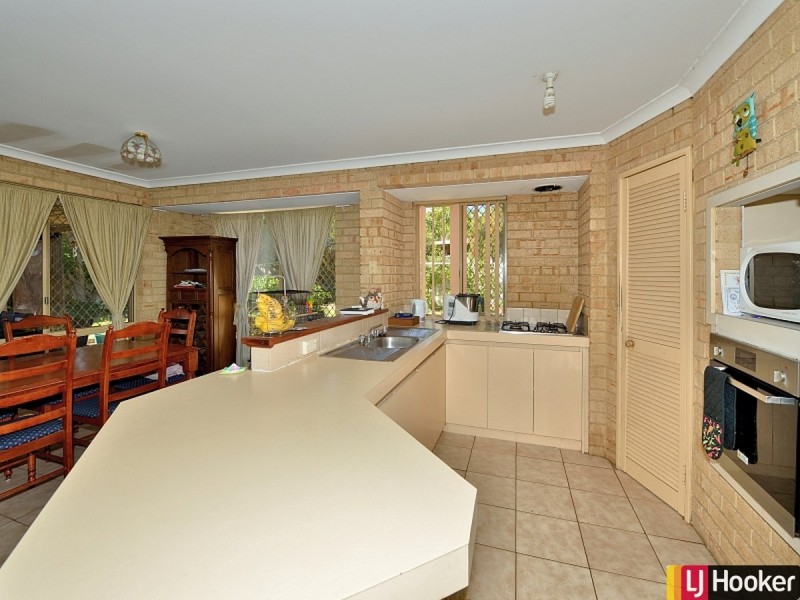 18 Magnolia Rise, Halls Head WA 6210