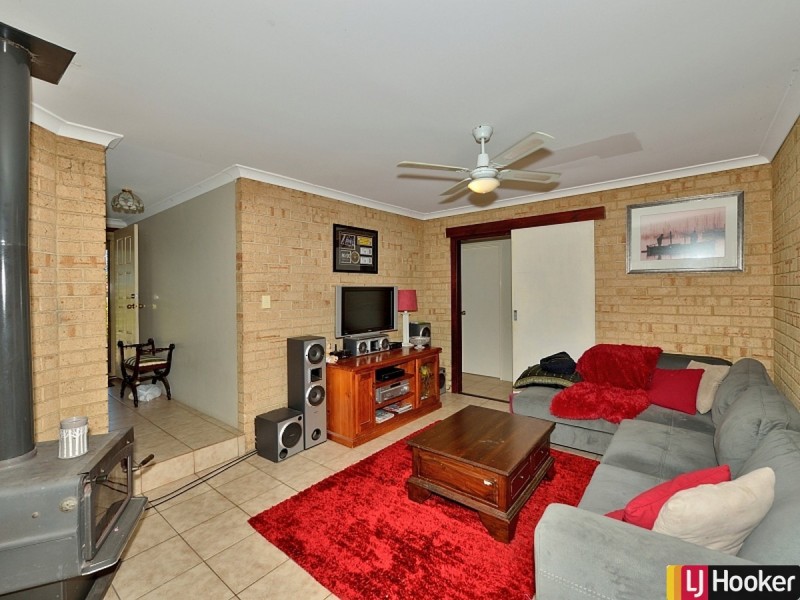 18 Magnolia Rise, Halls Head WA 6210