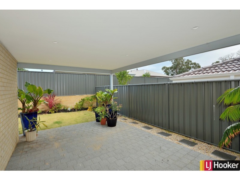 17 Clarendon Circuit, Lakelands WA 6180