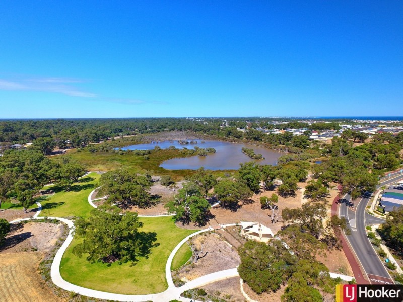 17 Clarendon Circuit, Lakelands WA 6180
