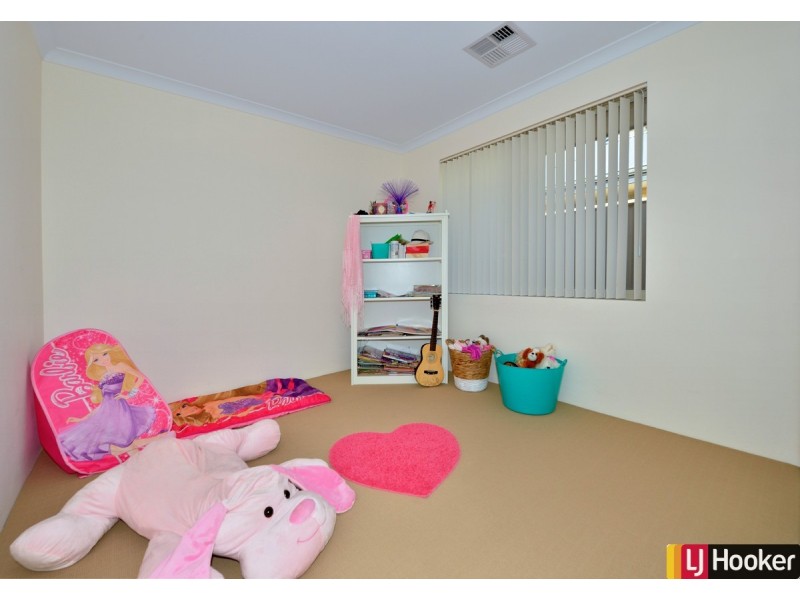 65 Warburton Trail, Lakelands WA 6180