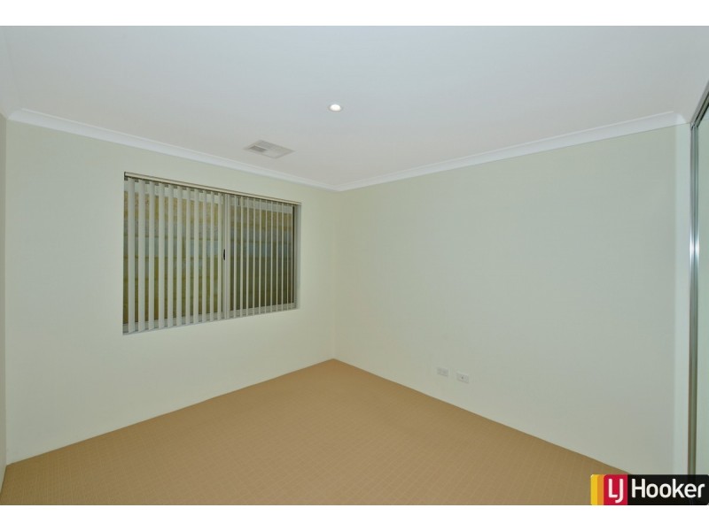 65 Warburton Trail, Lakelands WA 6180