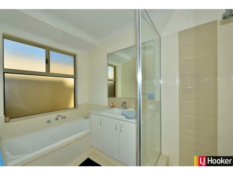 65 Warburton Trail, Lakelands WA 6180