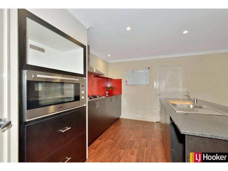 6 Pelora View, Lakelands WA 6180