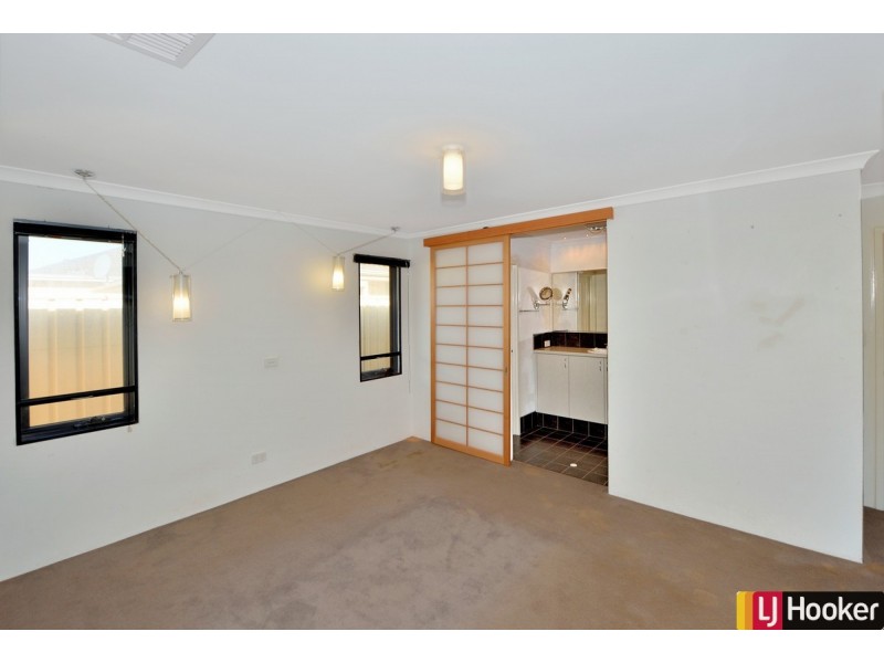 6 Pelora View, Lakelands WA 6180