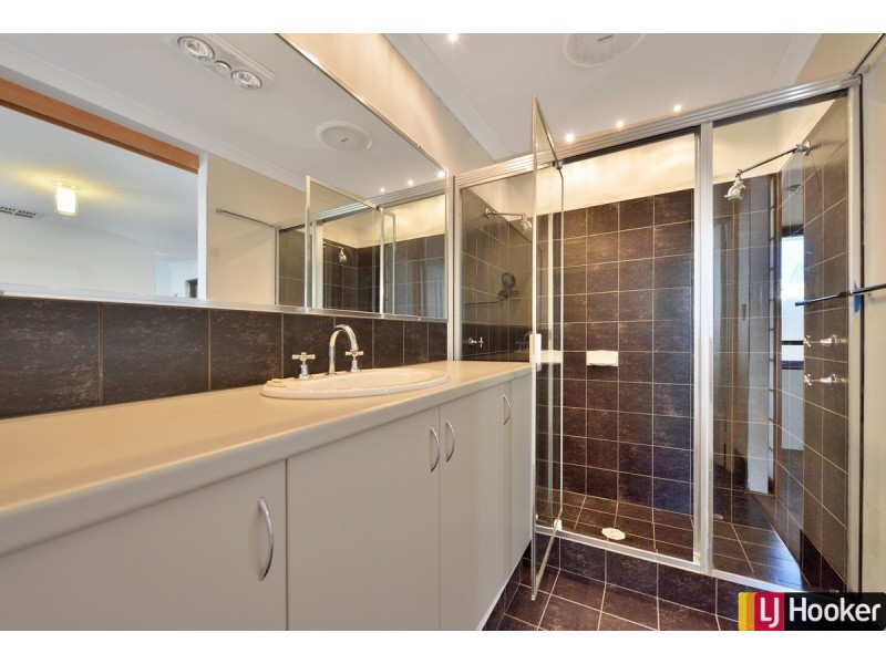 6 Pelora View, Lakelands WA 6180