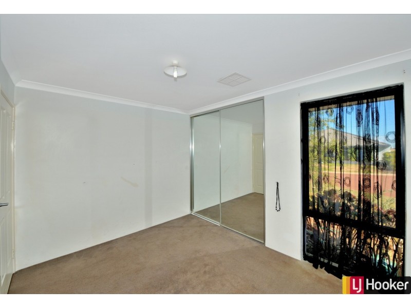 6 Pelora View, Lakelands WA 6180