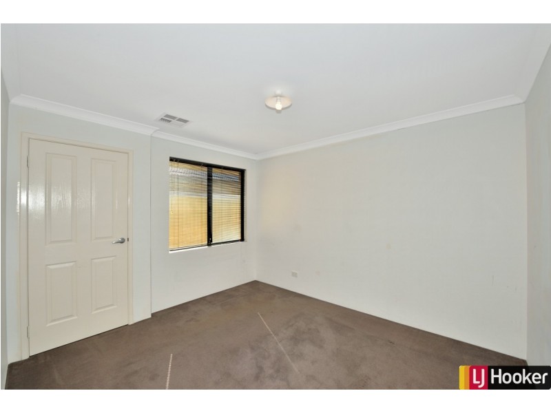 6 Pelora View, Lakelands WA 6180