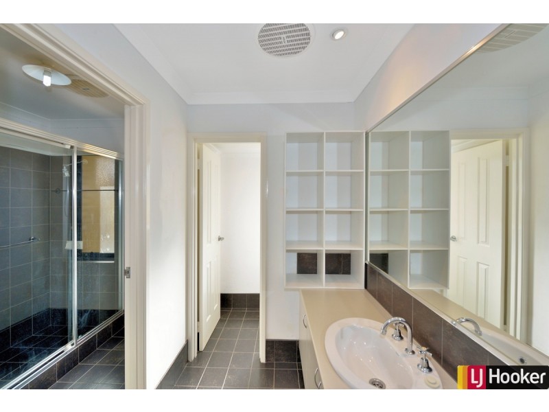 6 Pelora View, Lakelands WA 6180