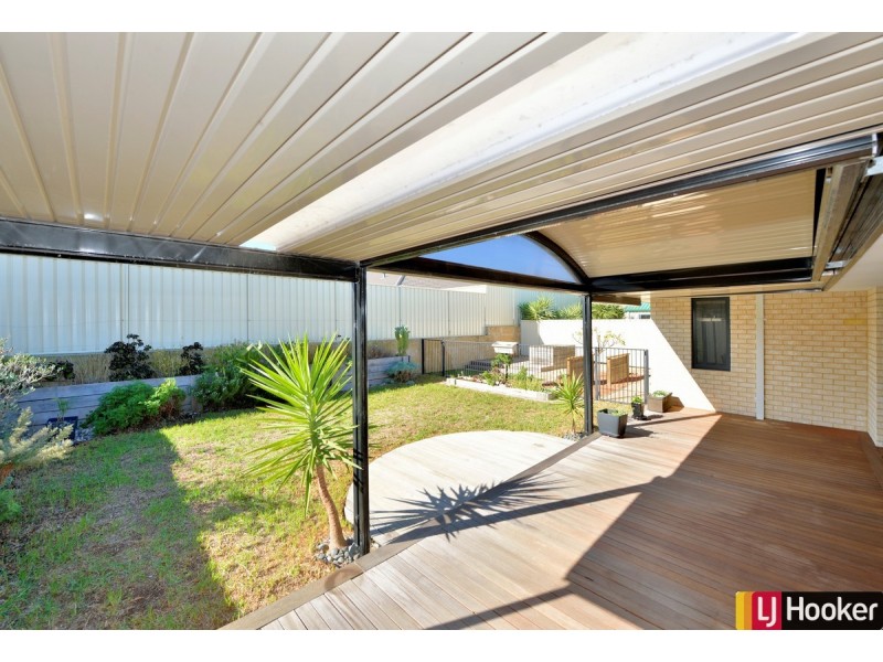 6 Pelora View, Lakelands WA 6180