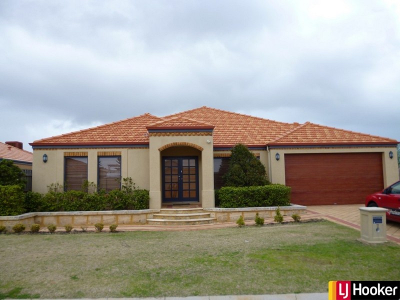 7 Whitegum Pass, Halls Head WA 6210