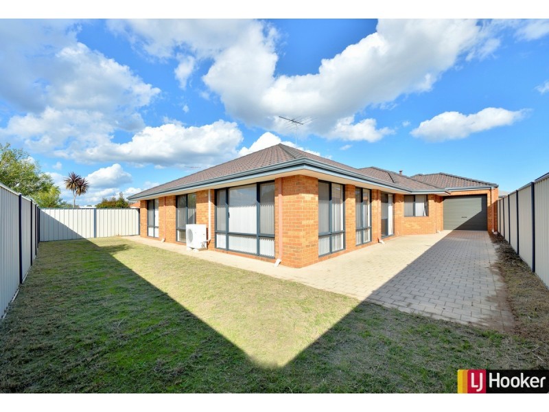 13 Moonbrook Way, Meadow Springs WA 6210