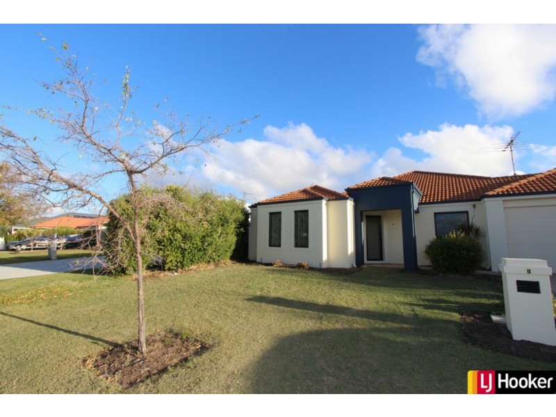 8 Abbeytown Circle, Waikiki WA 6169