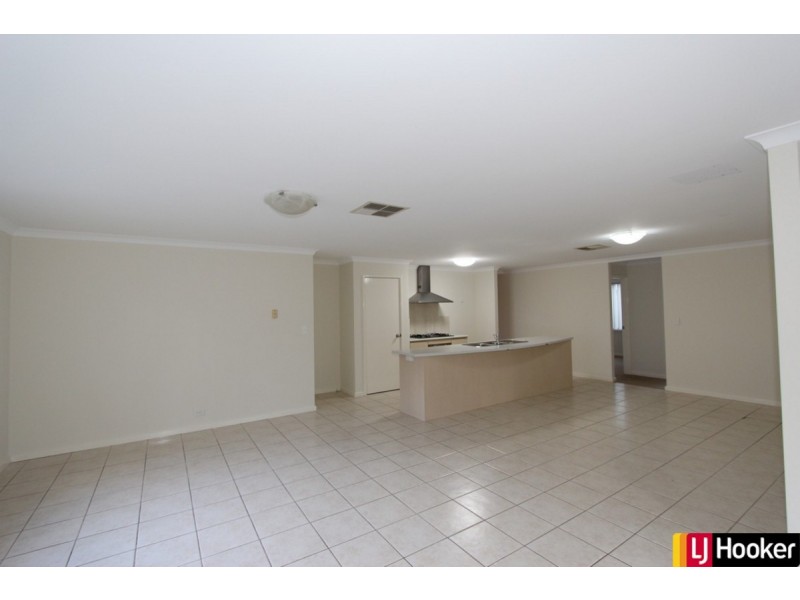 8 Abbeytown Circle, Waikiki WA 6169