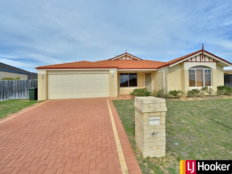 41 Waratah Circle, Halls Head WA 6210