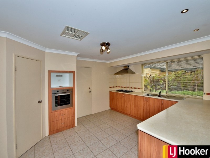 41 Waratah Circle, Halls Head WA 6210