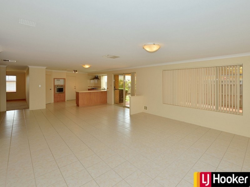 41 Waratah Circle, Halls Head WA 6210