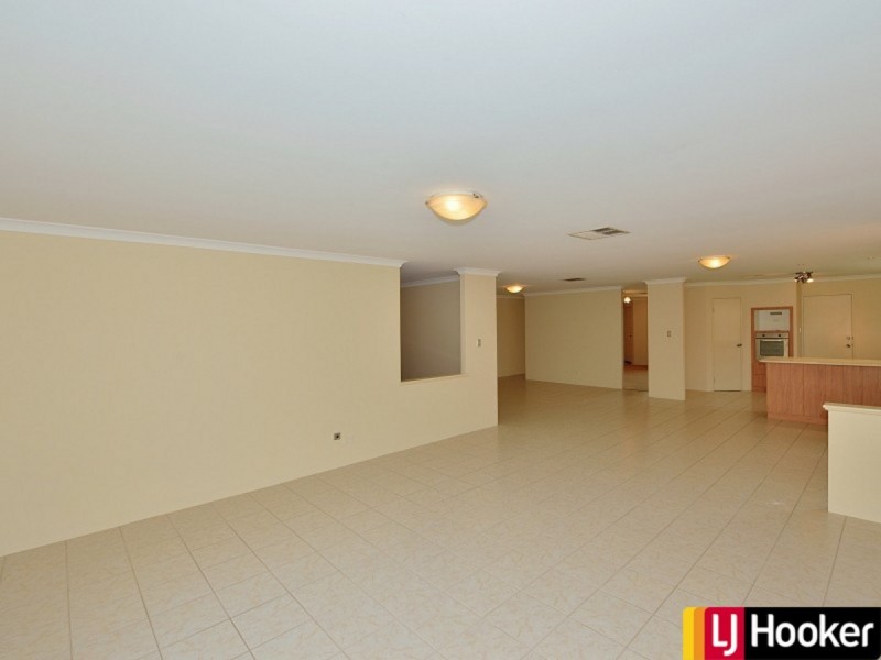 41 Waratah Circle, Halls Head WA 6210