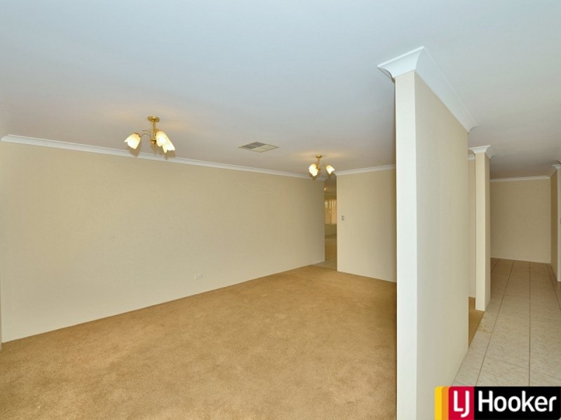 41 Waratah Circle, Halls Head WA 6210