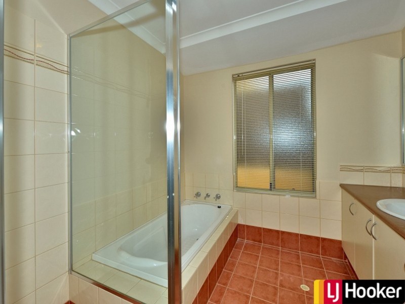 41 Waratah Circle, Halls Head WA 6210