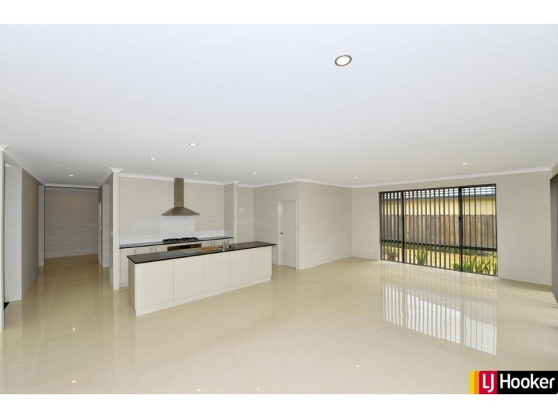 9 Rosella Way, Coodanup WA 6210