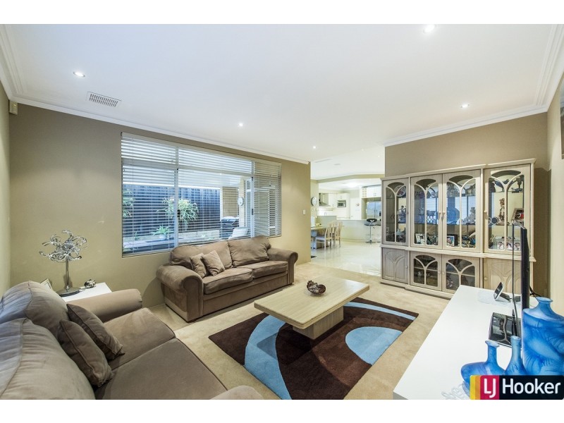 5 Carissa Turn, Halls Head WA 6210