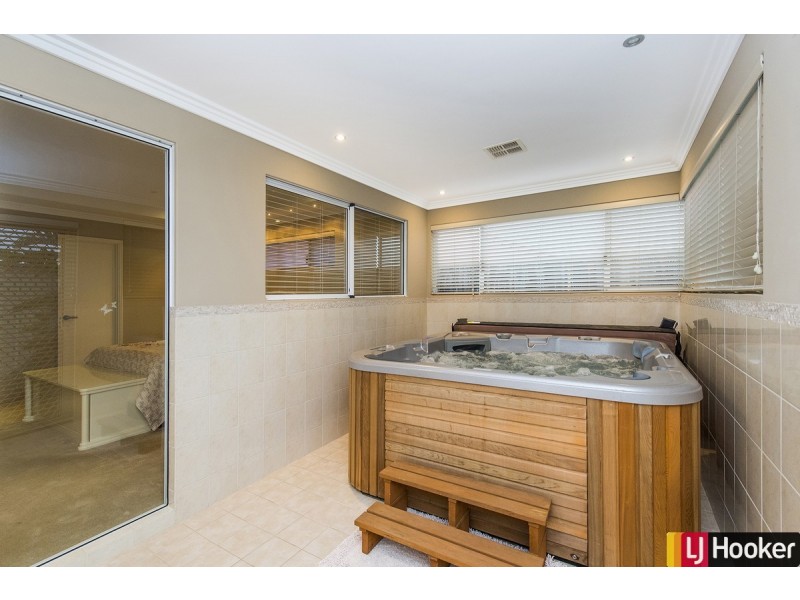 5 Carissa Turn, Halls Head WA 6210