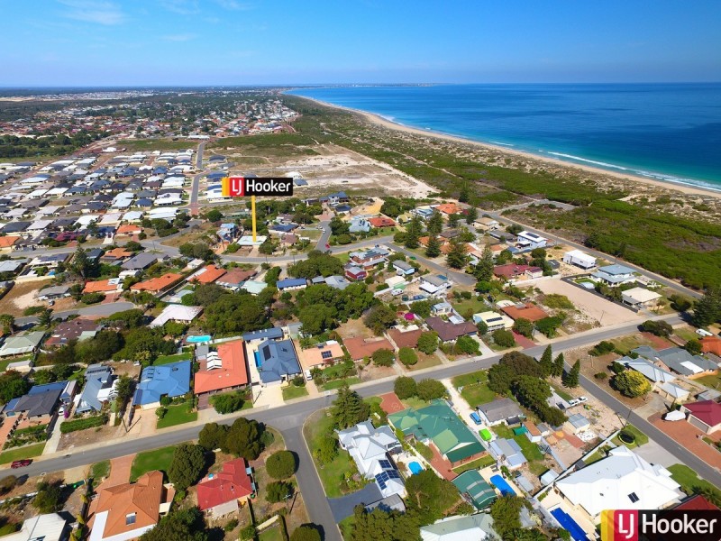 14 Crystaluna Drive, Golden Bay WA 6174