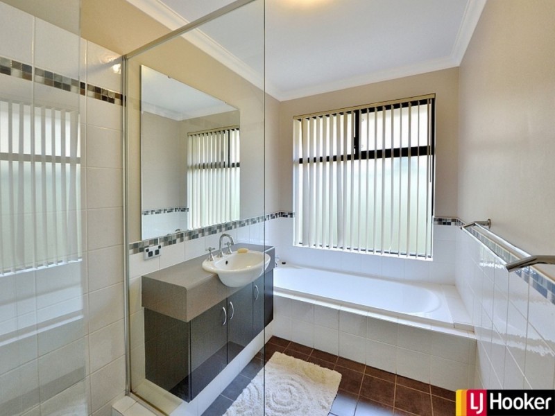 14 Tangier Parkway, Port Kennedy WA 6172