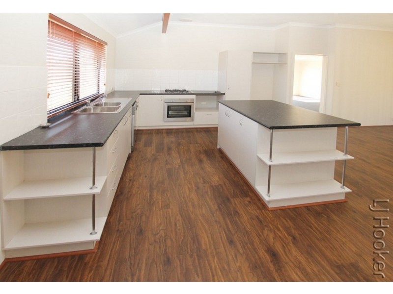 16 Eliza Pass, Madora Bay WA 6210