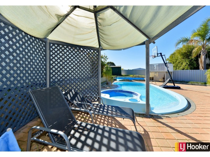 9 Wintersweet Place, Halls Head WA 6210