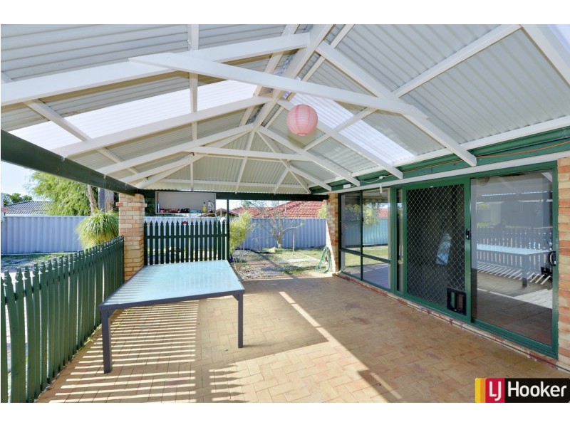 9 Wintersweet Place, Halls Head WA 6210