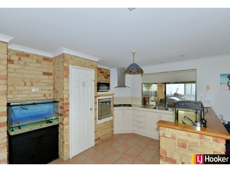 9 Wintersweet Place, Halls Head WA 6210