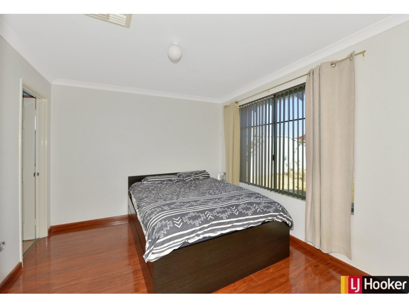 9 Wintersweet Place, Halls Head WA 6210