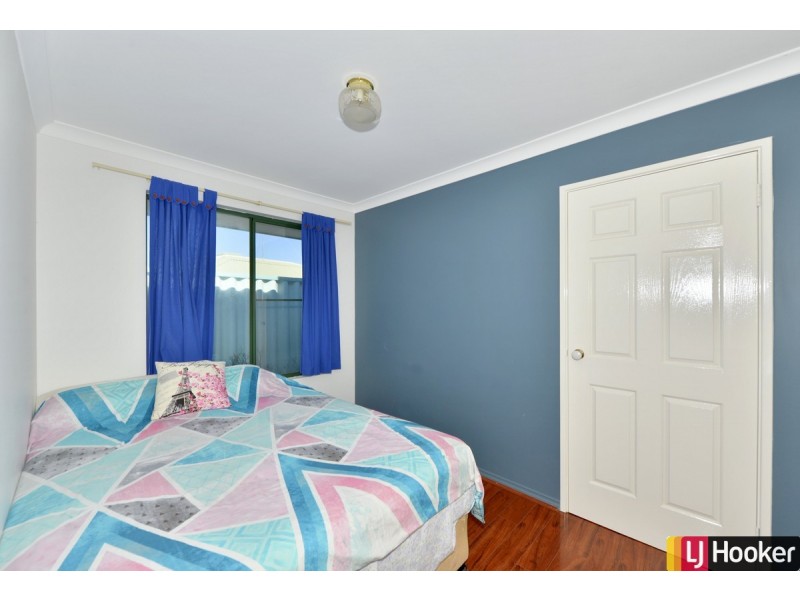 9 Wintersweet Place, Halls Head WA 6210