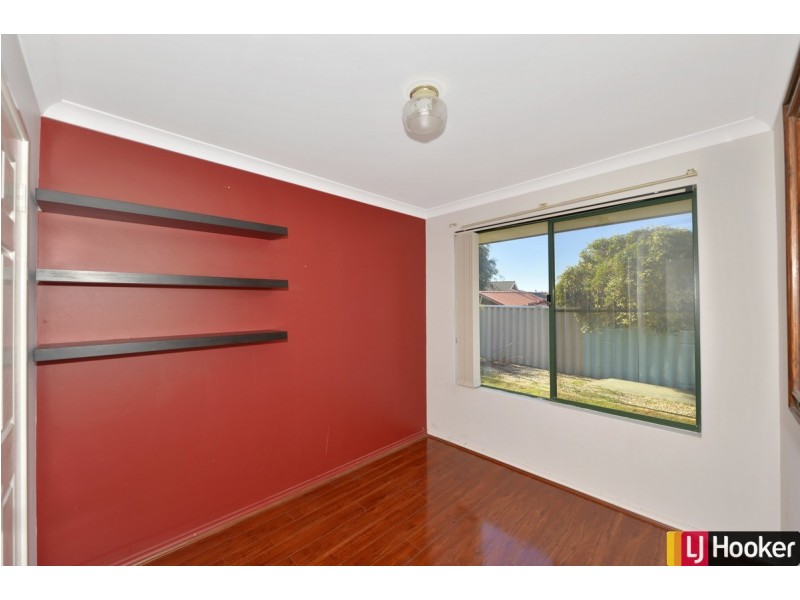 9 Wintersweet Place, Halls Head WA 6210